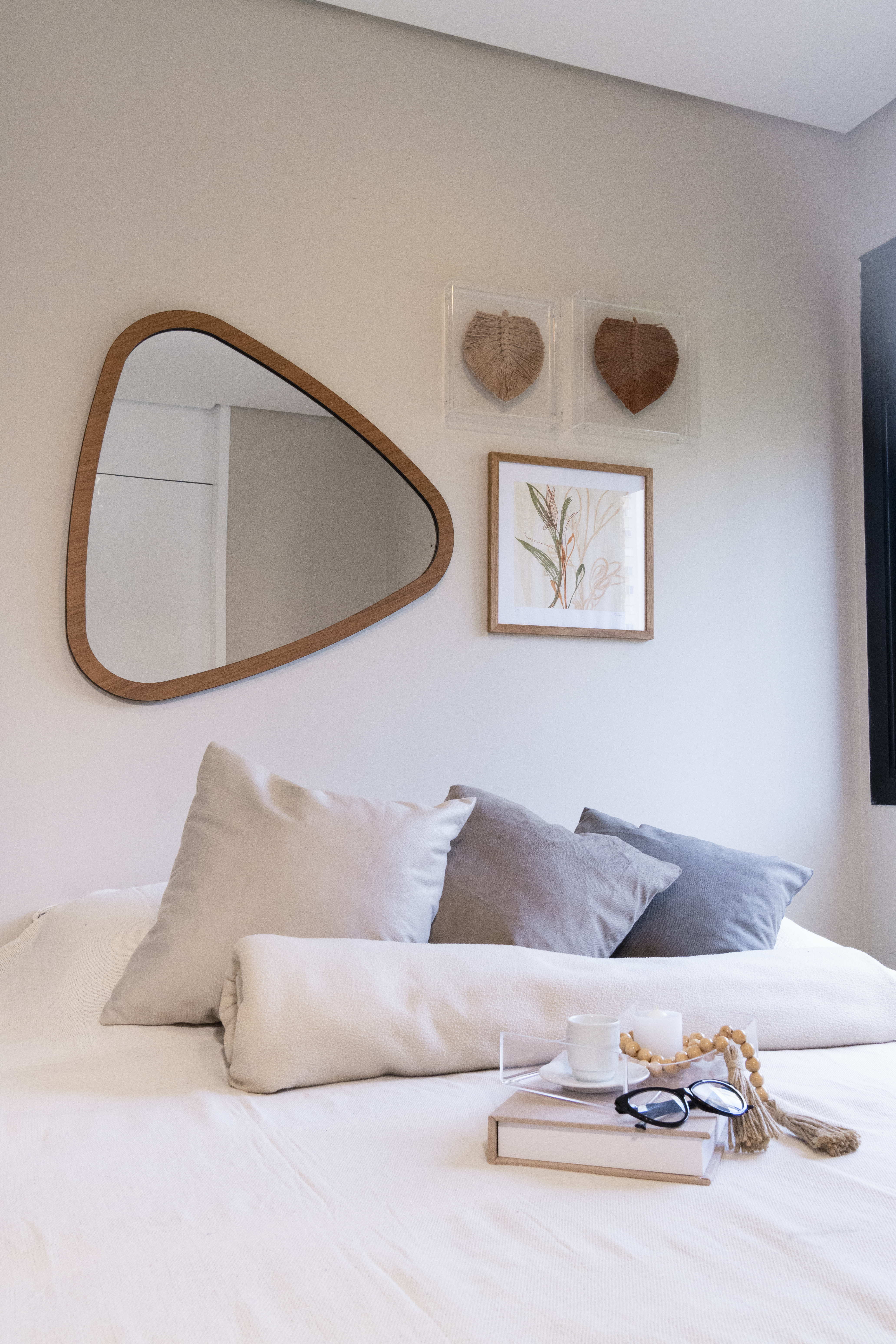 Fotografia das linhas de produtos da marca FastFrame ambientados.